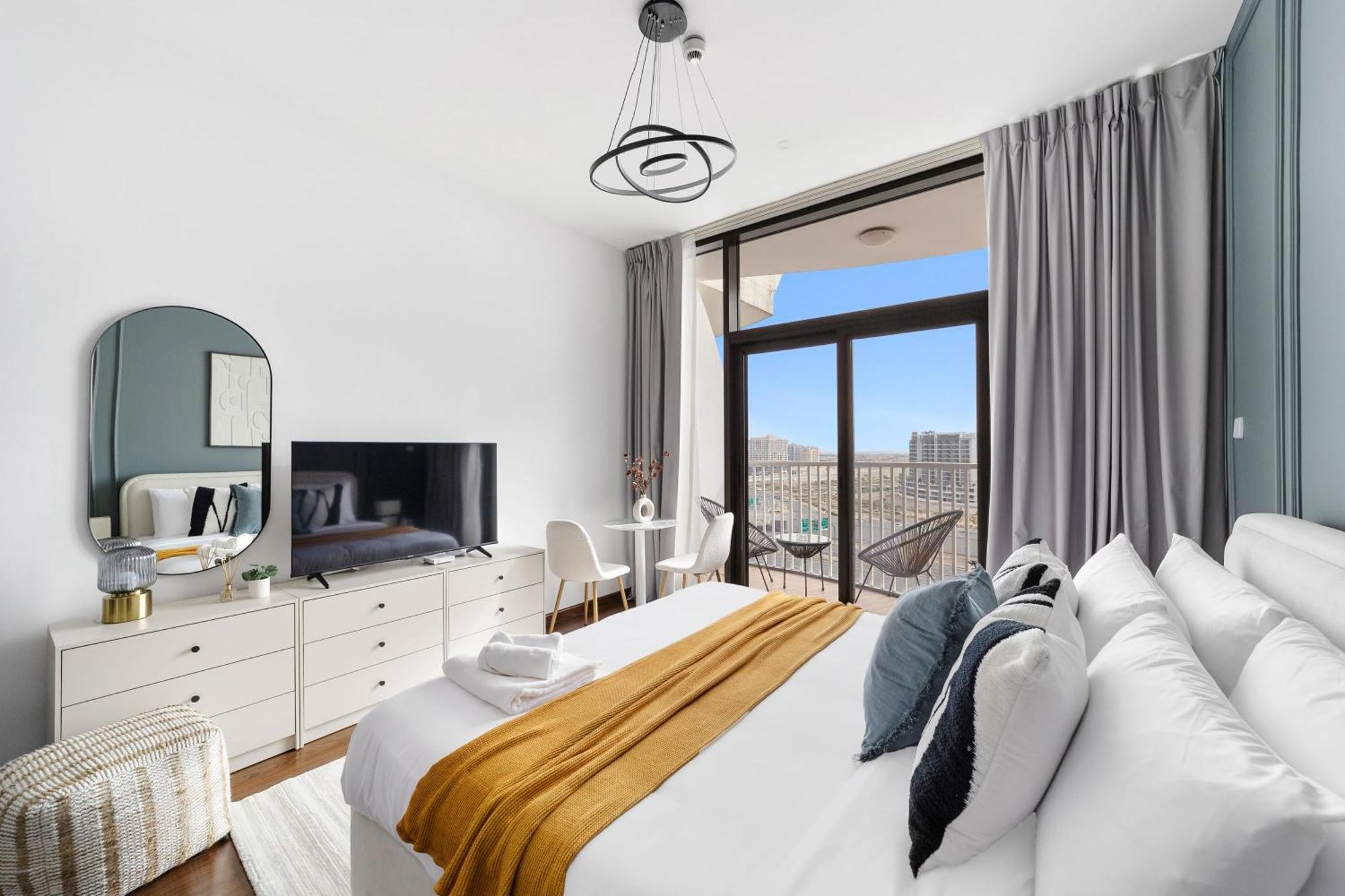 Silkhaus Luxury Near Silicon Shopping Mall
